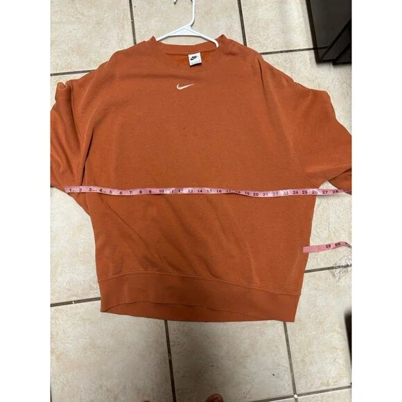 Nike Men's Oversized Sweatshirt Small Orange Crew Neck Swoosh Pullover - Picture 6 of 7